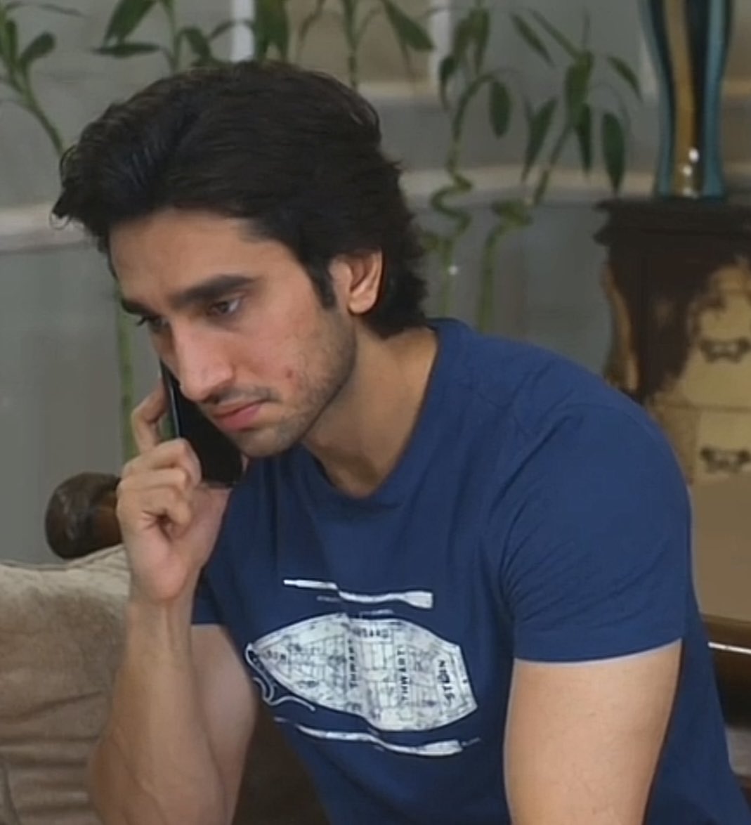 about__bahar's tweet photo. Does Hannan know what he wants? It’s like he wants to keep his wife and he also want to have a gf😂😂 he’s so confused. 
#sirftum #sirftumonary #arytv #humzasohail #anmolbaloch https://t.co/B3R7eLjDzq