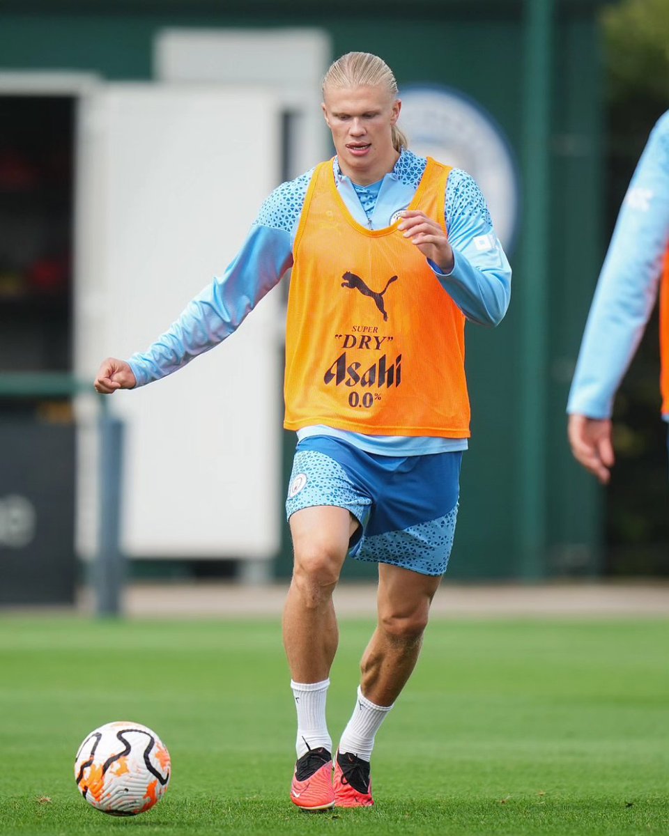 TeamHaaland9's tweet photo. 📸 Training day 🔵 

@erling https://t.co/EGWy4jtxg6