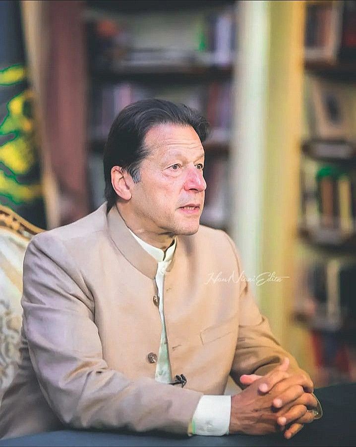 MianUsman666's tweet photo. We have seen these small gods who have become flowing, we want supremacy of law, lawyer Latif Khosa.
#عمران_خان_کو_انصاف_دو
@TeamiPians https://t.co/mwivPxYB7F