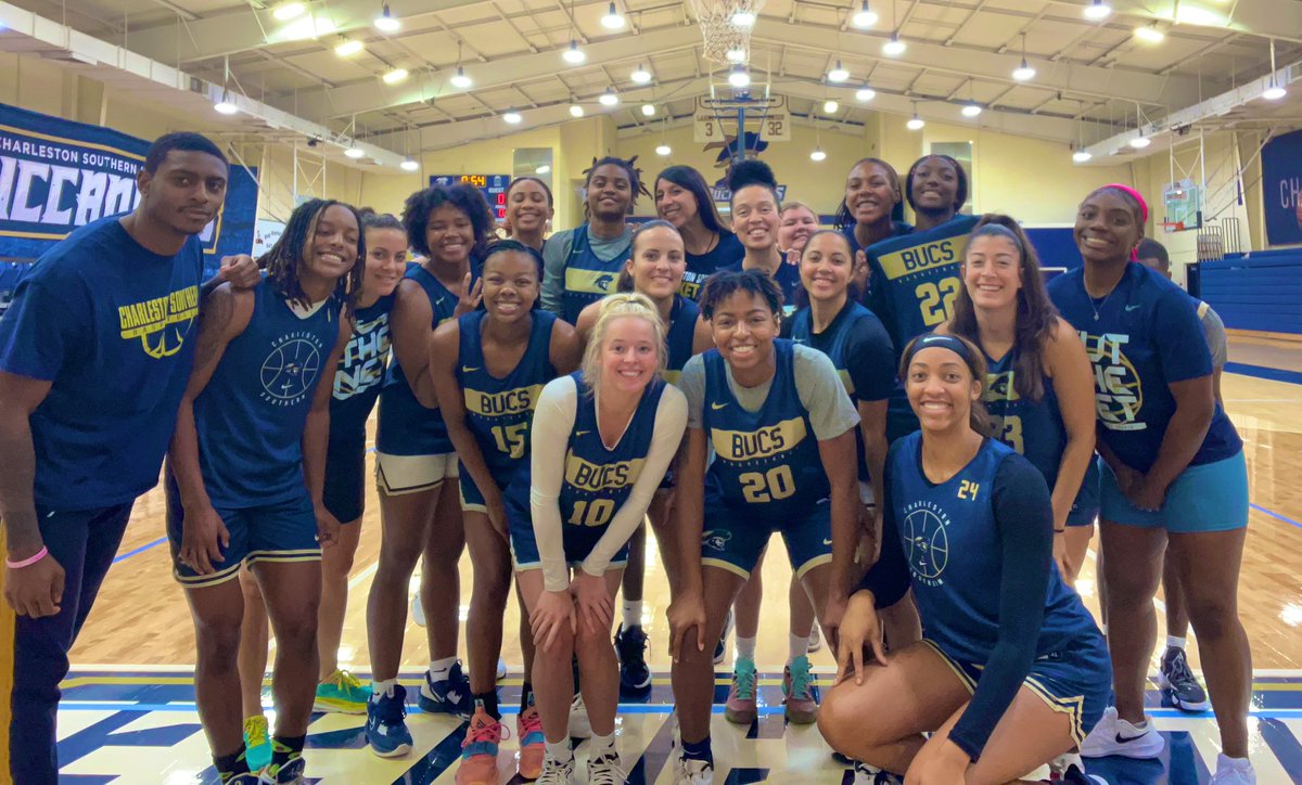 🪜BLUE FRIDAY🏀

💙Bucs wear Blue💙