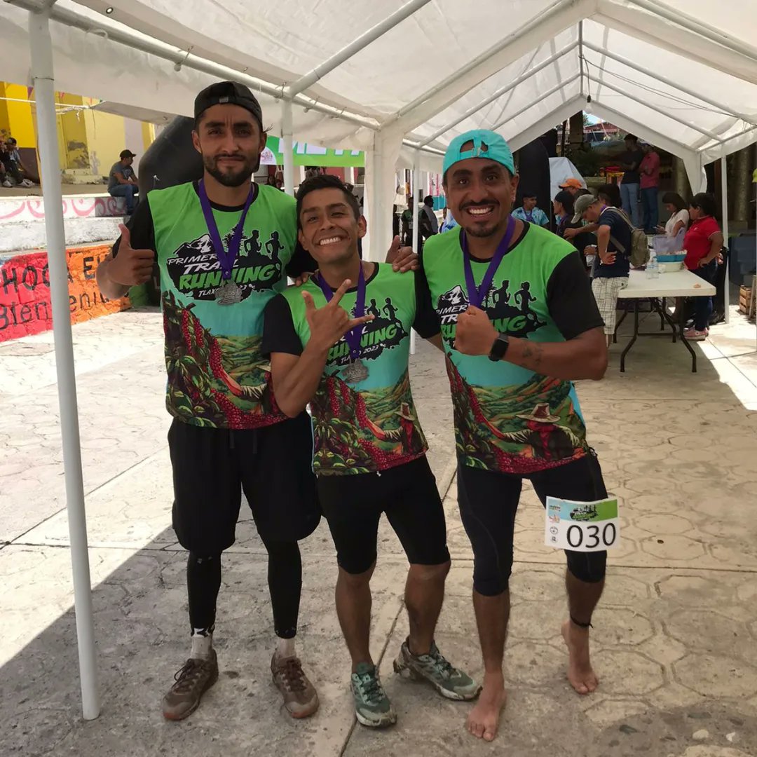 runnershuauchi's tweet photo. Primer Trail Tlaxco , Pue.👟👟👟🏃🏃🥇🥇🥇
Y los Runners huauchinango presentes
Con nuestros amigos de Spartan Running Club
#nieblatraihuauchinango #runnershuauchi #runnershuauchinango #runnershuachi #nieblatrail #sumandokmx #CorroAMiPaso #yoelegicorrer #frogstrail https://t.co/1U6icLPfmY
