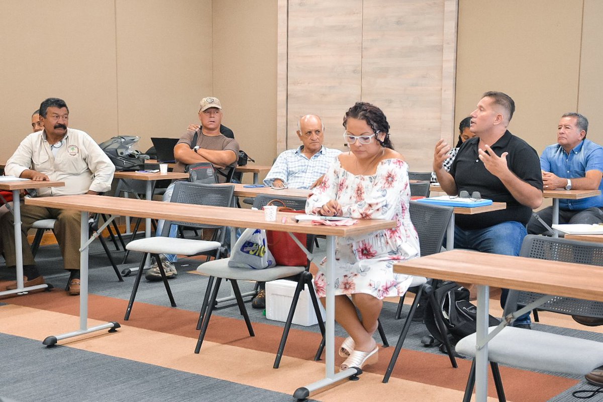 CCCASANARE's tweet image. #Hoy, unidades productivas participan en la primera sesión de transferencia de conocimientos en innovación. El encuentro es liderado por la Red Clúster Colombia de @Confecamaras en alianza con @MinAgricultura, con el propósito de fortalecer el #Agroclúster 🌾👥.