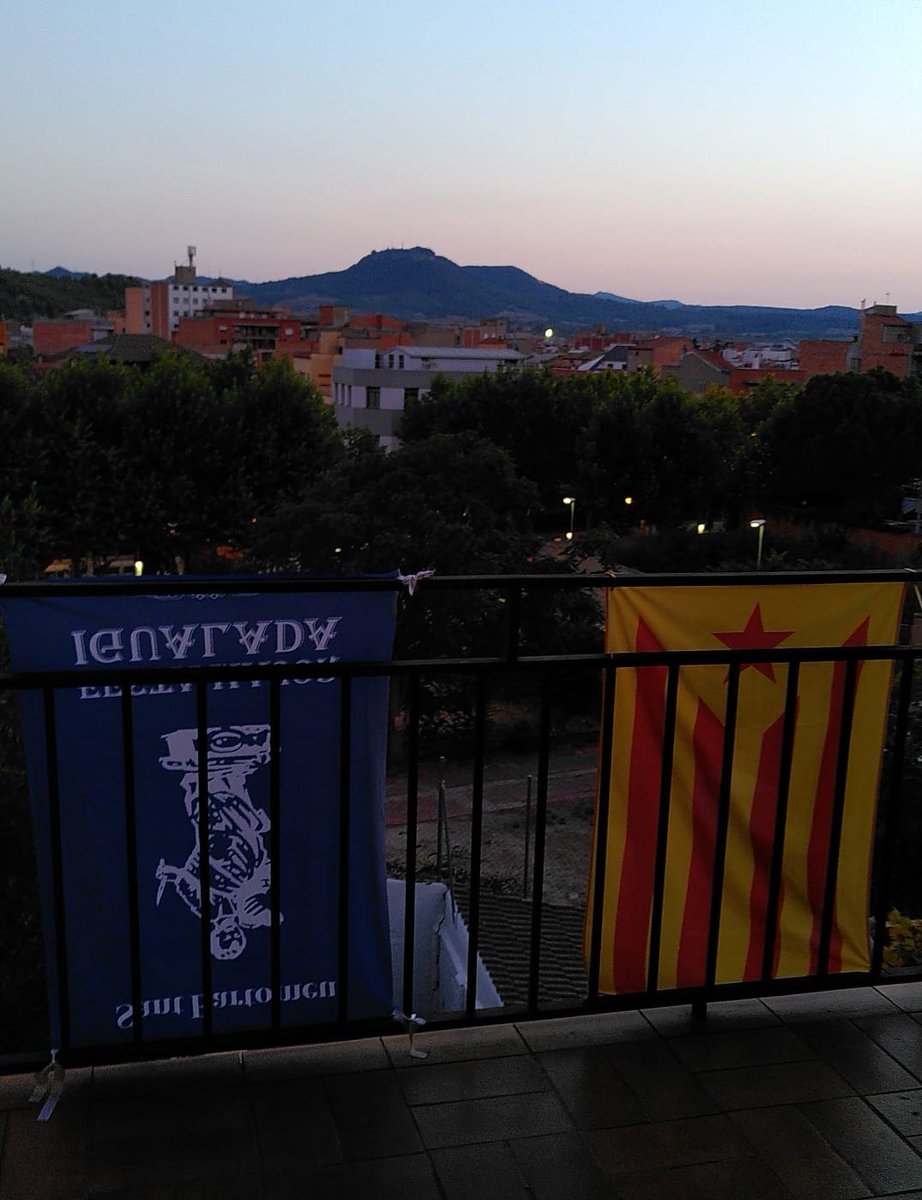 Carles1707's tweet photo. Tradicions dels Països Catalans #capperavall #antifesthistessempre https://t.co/z4RCFYNhmf