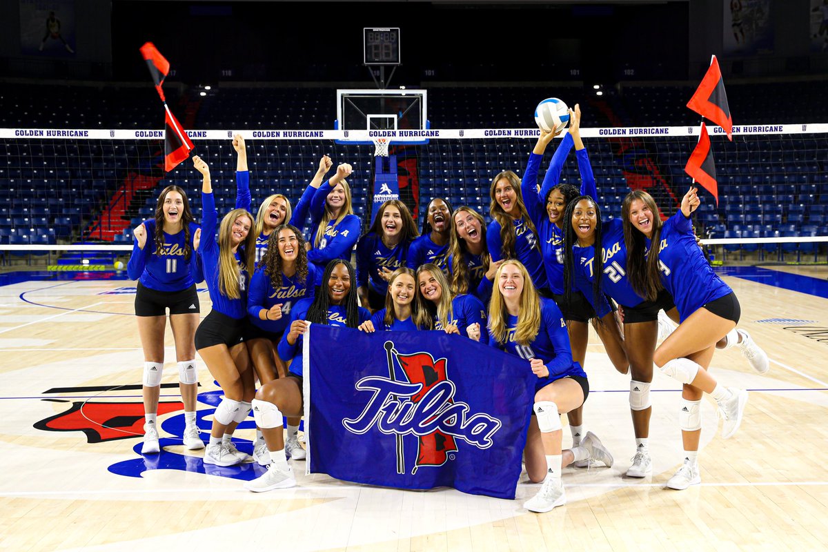 How we feel about our season starting in 24 hours ⬇️

#ReignCane 👑🌀