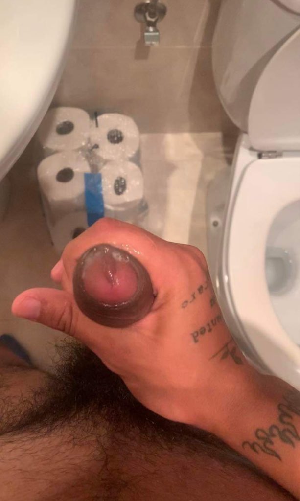 edisonlima420's tweet photo. Ando caliente … alguien quiere #sex #dick #Spain  #lima #sjl  #BoysHostel https://t.co/Sf0fAKbwDg