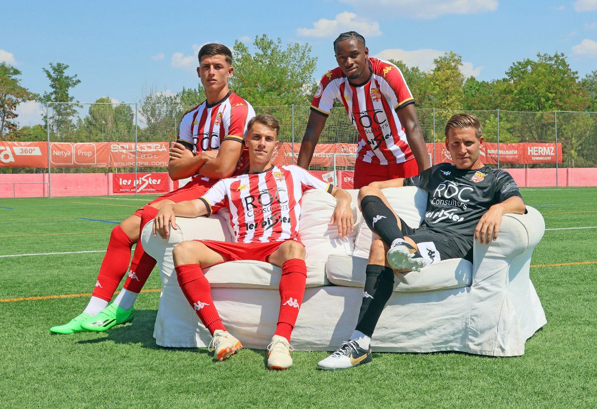 CdEManresa's tweet photo. 🔴⚪️ 𝗟𝗘𝗦 𝗡𝗢𝗩𝗘𝗦 𝗦𝗔𝗠𝗔𝗥𝗥𝗘𝗧𝗘𝗦
🛍️ Compra-la a Squaddra, la botiga oficial del club.
🏟️ Al Congost. Taquilles en dia de partit. O a les oficines a les tardes.
🆕 Disseny exclusiu, obra de @Maarc21
#CEMStore https://t.co/62SG31bc6I