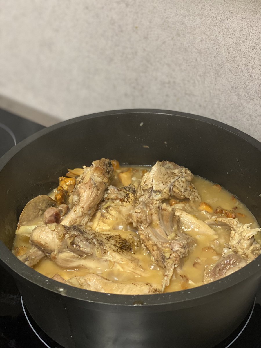 dreamshouldbe's tweet photo. кролик на замовлення мами 😋 https://t.co/ZlINSju2FA