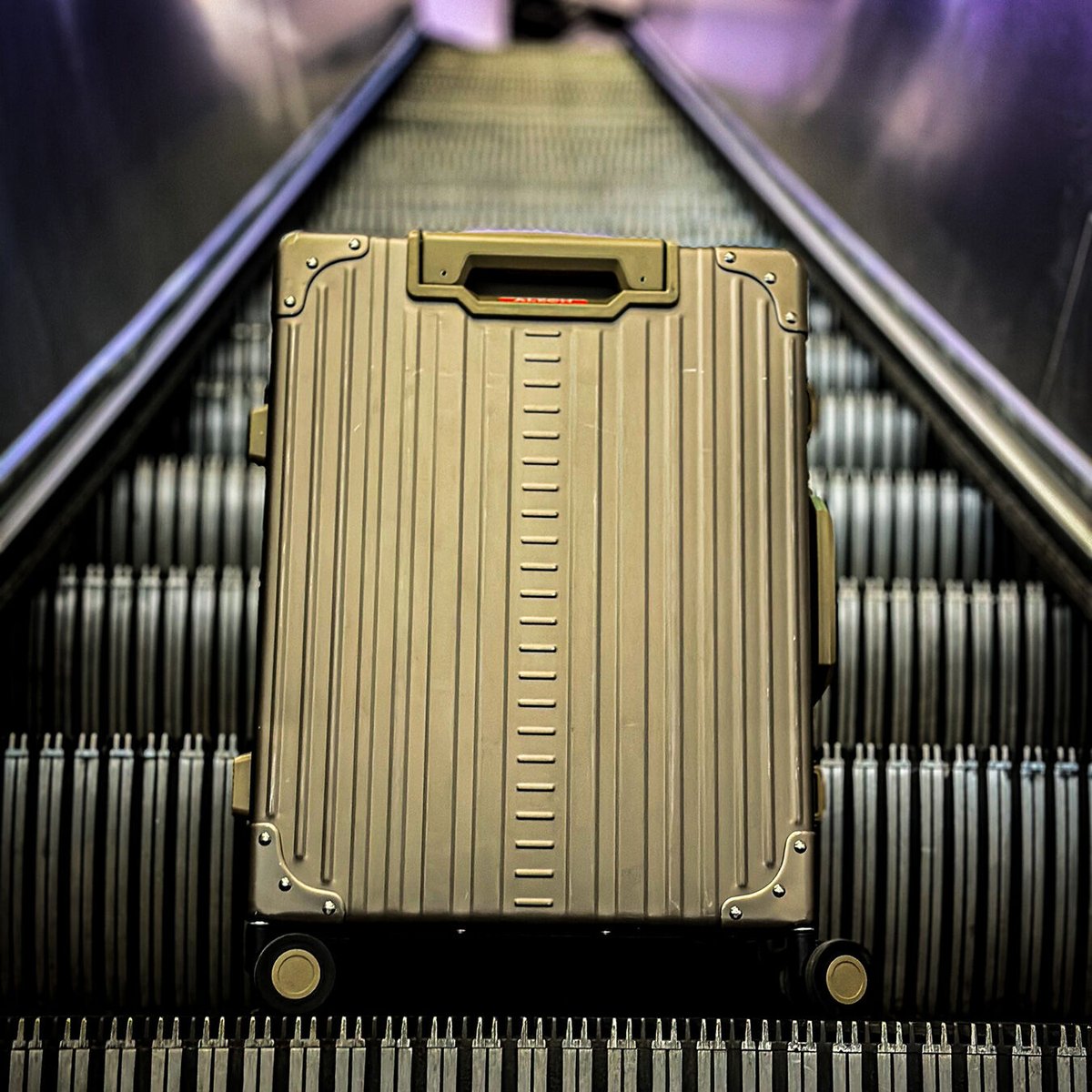 Aleon Aluminum Case tweet media