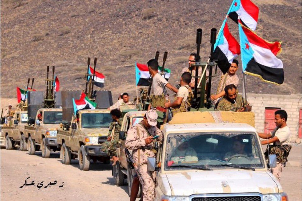 benlaghbar's tweet photo. من أرهقه قتال الحوثي وإيران 
فليسترح إن أراد 
ومن ثقُل عليه سيفه وخانته شجاعته  ورأى النصر محالا 
فليتنح إن رغب 
ومن لم يدفعه دينُه وسنة نبيه ليواصل الدفاع عنهما 
فلينخ ويذل
ومن ضعُفَ ديُنُه وفسدت سريرته 
فلتزل قدمه بزعم أو ذُل السلام 
عند باب كهف سيد الكهوف والظلام 
ومن أراد أن يرتمي ذليلا في بلد يحكمه صبيان الشِرك والخرافة والكهنوت 
فليركع.

أما والجنوب العربي فيه رجل واحد يسعى
فقسما برب الأرض والسما 
لن ترى الدنيا على أرضه دعي ولا وصي ولا صبي يحكمه من كهف مظلم وسريرة حاقدة وعقيدة فاسدة.
أرضنا دونها أعمارنا 
وديننا وسنة نبينا قائمة وحدها على ترابنا ما حيينا 
ذلك عهدنا لله 
ثم لشهدائنا 
ولأجيالنا من بعدنا 
ولو قاتَلَنا حوثي إيران ودواعشها بكم جميعا 
تحت راية ضلاله 
فان تجدونا الا أسودا منتصرة زائرة 

النصر لنا كما كان دائما 
حين
صدَقْنا الله فَصدَفَنا
ولير العالم ويشهد ما يجري هنا 
بمَ يُرْوى تُراُبنا؟
نقاتل حوثيها وقاعدتها وإخوانها وكل أشرارها 
فنذيقهم مر  علاقمها 
ونطعمهم هزائمها 
ونخرج دائما والنصر لنا 

فلا نعرف سواه  … لأن الصدق مع الله والشعب نهجنا  
والله ناصرنا