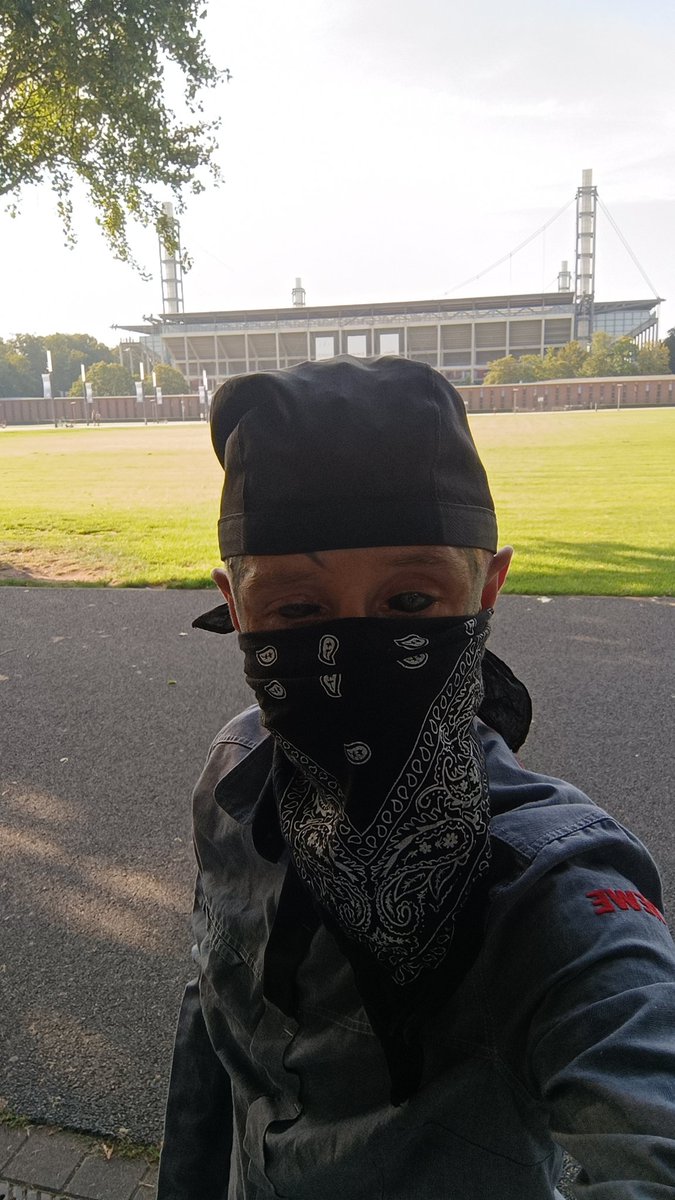 Inkedjuliusz's tweet photo. Bad Boy 😂 in Cologne.
#facetattoocrew #mentattoo #Bodymodificatioextrem #bodymodification #Bodymodificationgermany #guinnessworldrecords #Österreich #München #Bayeren #Leipzig #Bodymodificationproject #metalmohawk #bodymodmohawk #mohawkimplants #implants https://t.co/l3Jikq6B9r
