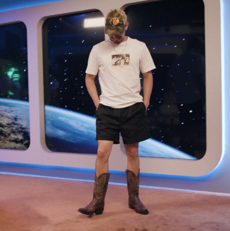 thetmgshow's tweet photo. new boot goofin' https://t.co/0tdFr5CVZq