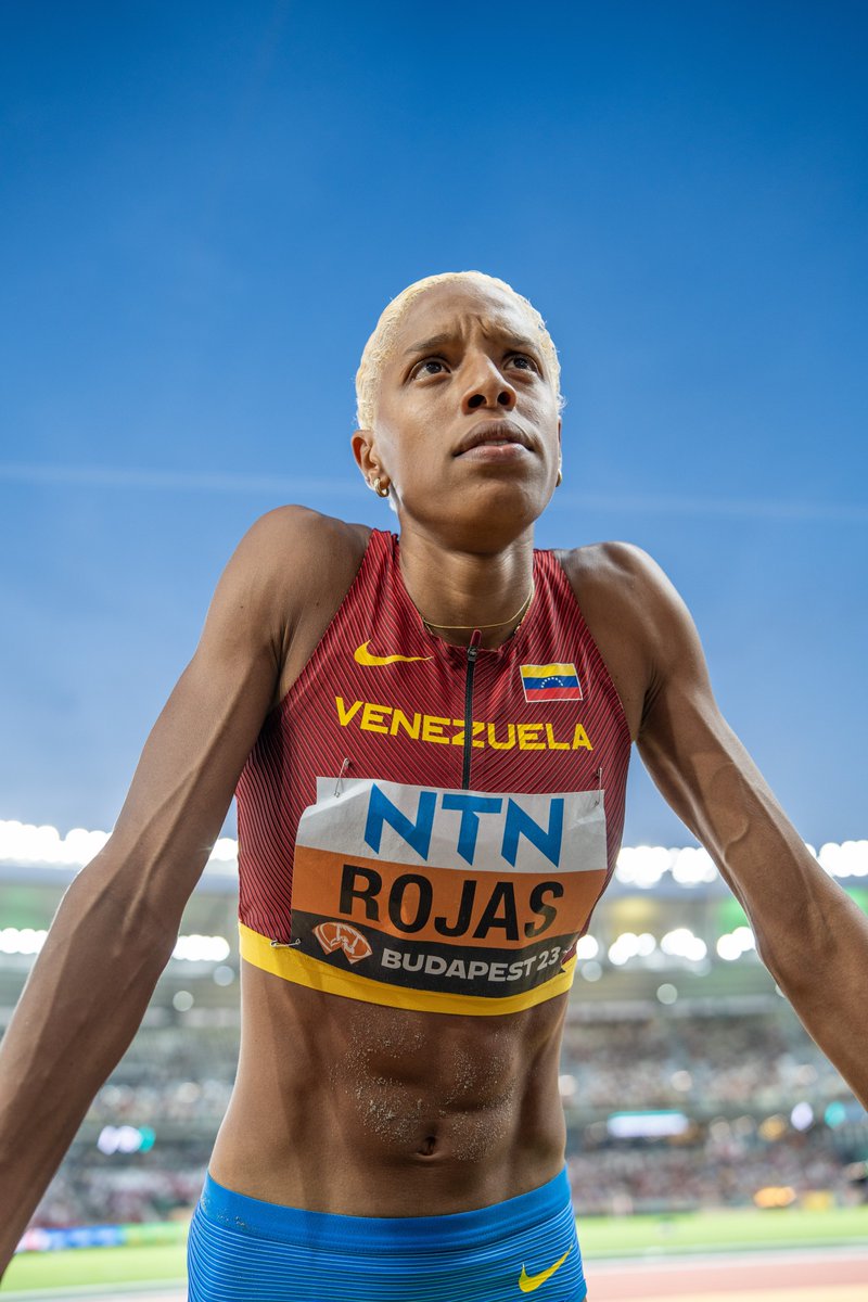 Simplemente, Yulimar Rojas...🇻🇪👑

🥇Portland 2016 - Bajo techo
🥇Londres 2017 - Aire libre
🥇Birmingham 2018- Bajo techo
🥇Doha 2019 - Aire libre
🥇Tokio 2020 - Juegos Olímpicos
🥇Belgrado 2022 - Bajo techo
🥇Oregon 2022 - Aire libre
🥇BUDAPEST 2023 - Aire libre
🔜Paris 2024 👀