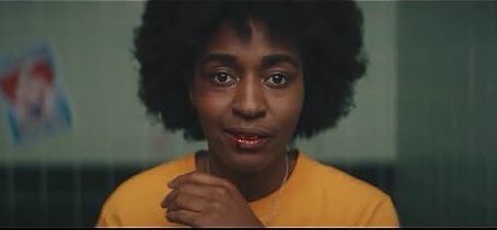 brilhou na segunda temporada de the bear e foi indicada ao emmy

brilhou em participações em abbott elementary e black mirror

tá no elenco de 4 filmes aclamados: bottoms, tartarugas ninja, theater camp e across the spiderverse 

2023 o ano de ayo edebiri