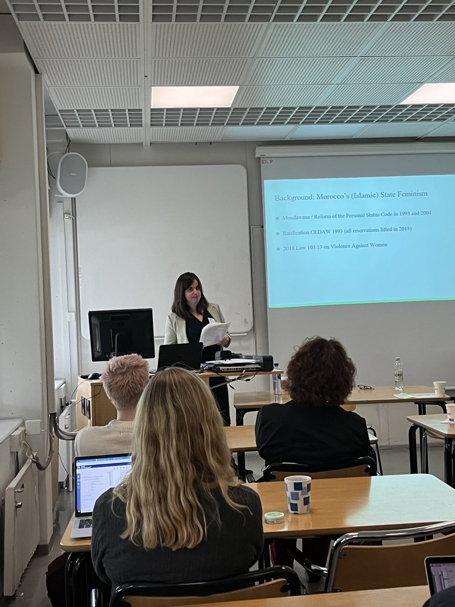 GhadeerHussein_'s tweet photo. @JoKettenbach presenting her research on gender and Islamist feminism in North Africa at @swemena @Stockholm_ITS 

Also it is always great to reconnect with friends from Lund university! ✨ @lunduniversity https://t.co/n0Kmi9Gw9i