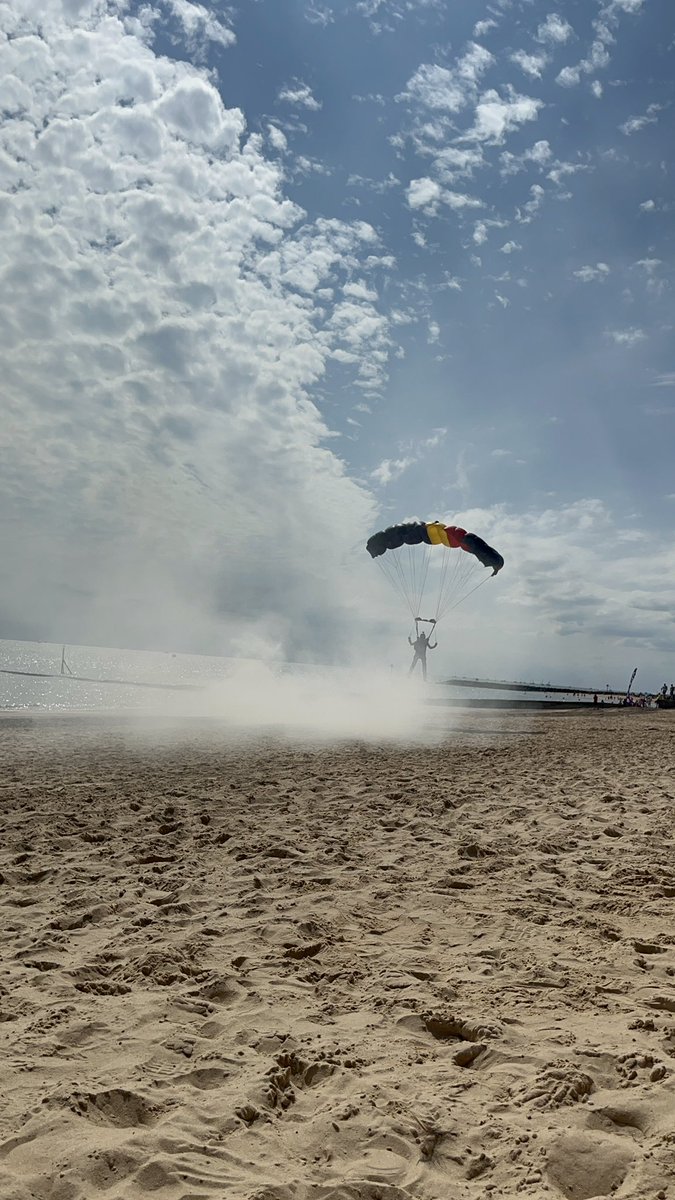 Plasteringfx's tweet photo. @BBCEssex @TigersFFT @ClactonAirshow View from the ground today.  Absolutely amazing. Well done guys. https://t.co/lkjM4dn9VN