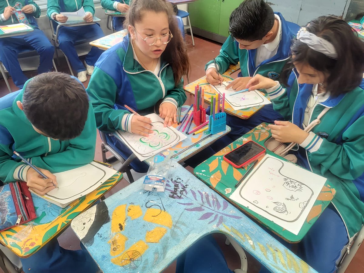 Educacionbogota's tweet photo. 🎯El objetivo de esta toma artística es fortalecer la convivencia y la paz en el territorio.
#JER #INCITAR #LaCiudadYElCampodeNiñasyNiños #ProgramaECO #Familias #RedEsPaz https://t.co/rNx1j0HGey