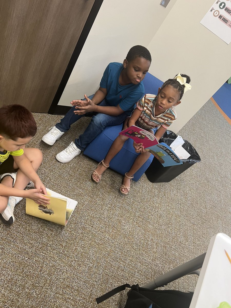 JSteptoe_NBE's tweet photo. CAUGHT analyzing sentences using their MINTS strategies looking for capitalization errors, disappearing words during Work Works, and being a “buddy” during Buddy Reading!! #ReadingStations #MakeLearningFun #Explorers @HumbleISD_NBE https://t.co/i5tdpvHJJZ