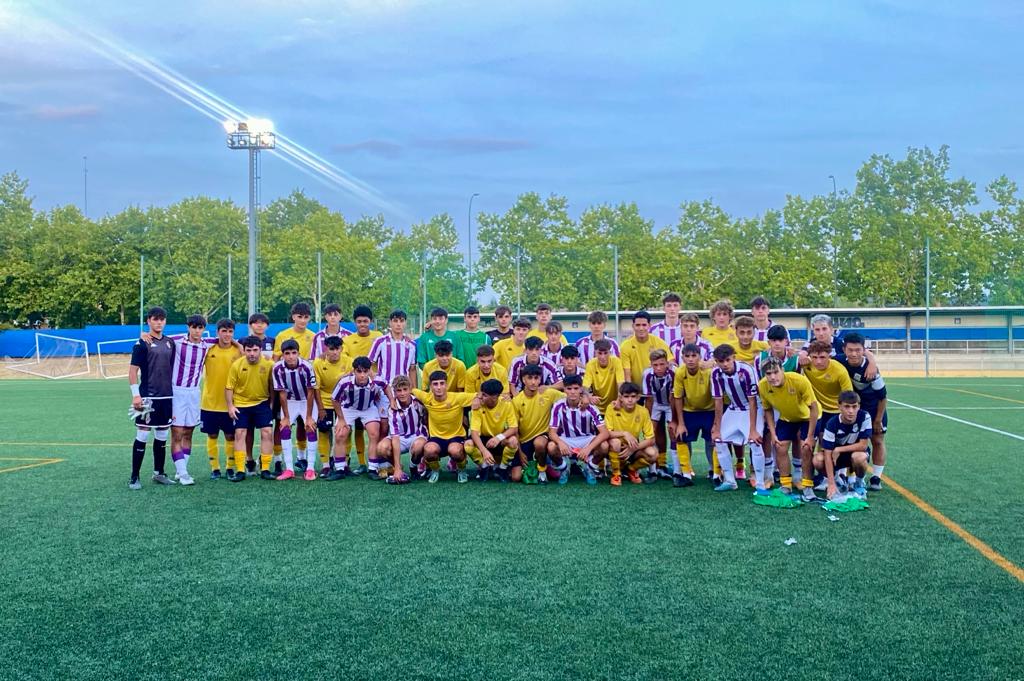 RVcantera's tweet photo. 🤝🏻💜 Encuentro entre canteras

@AD_Alcorcon 3-3 #RVJuvenilB
⚽️ Mariano (2) y Hugo Calvo

@AD_Alcorcon 2-2 #RVCadeteA
⚽️ Aitor y Marcos

#pucela #RVcantera https://t.co/MW8piHdNOr