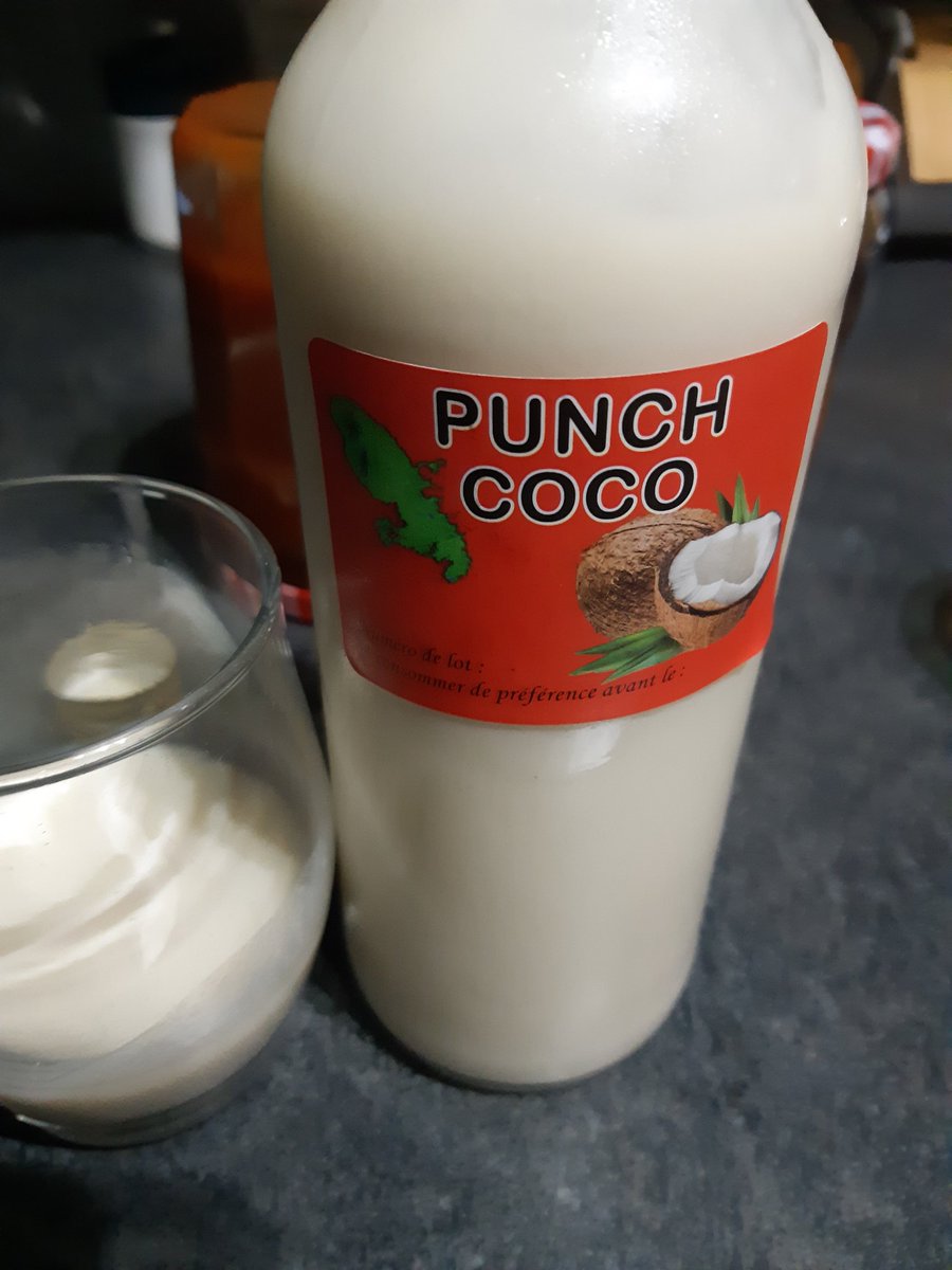 PascalNerbesson's tweet photo. Qd la famille martiniquaise est de passage, on se met bien...😌
😅
#punch #punchcoco #apero https://t.co/EOSuq8OR6v
