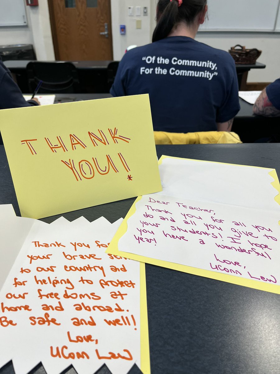 DeanEboniNelson's tweet photo. Couldn’t imagine a better way to end @UConnLaw’s orientation activities than participating in community service projects benefiting teachers, students, children, members of the military, &amp; those who find themselves w/o a home. Heart is so full! 💙#OfTheCommunity #ForTheCommunity https://t.co/DVoY9sALY9