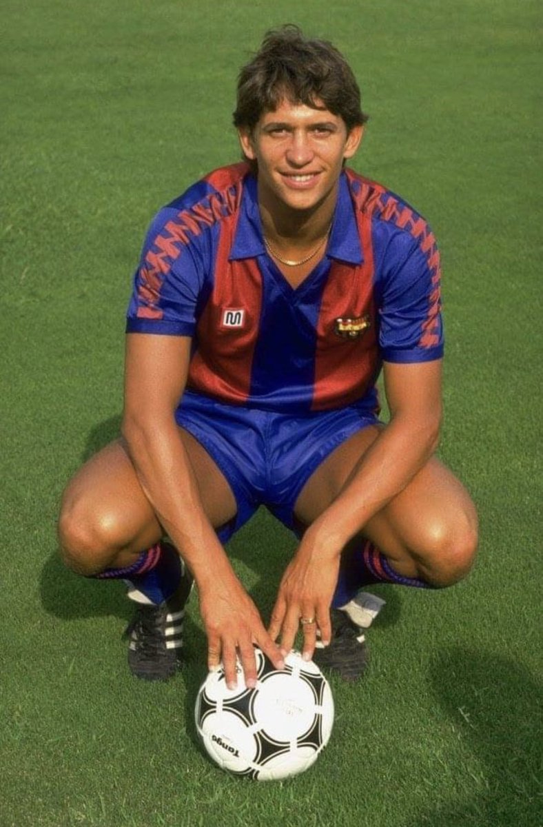 armichefersa's tweet photo. How well the blaugrana shirt  suited you in the 80’s 👏👏👏 @GaryLineker https://t.co/3LrE8g8jg7