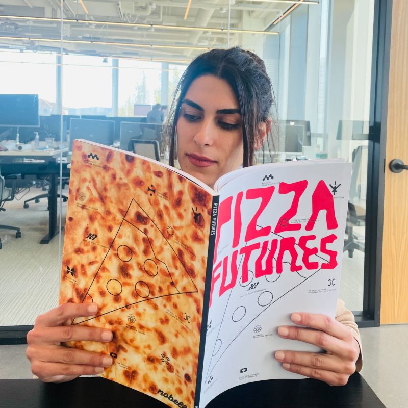 Nobell’s <a href="/MagiRichani/">Magi Richani</a>  digging into the hottest, meltiest, future-iest read of the summer.

Get your copy right over here:

nobellfoods.com/drops/pizza-fu…