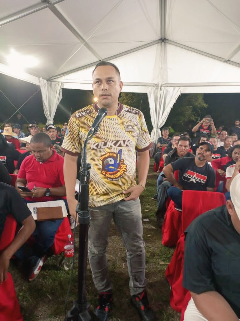 No se olvide que el trabajo es la fuente creadora de las riquezas. Cuando se puede movilizar para el trabajo y se puede disponer de trabajo, se pueden resolver muchos problemas
@TupamaroMRT <a href="/WBenavides_MRT/">Williams Benavides</a>
<a href="/NicolasMaduro/">Nicolás Maduro</a> <a href="/Daniel1MRT/">Daniel González</a> #VenezuelaEsBRICS
