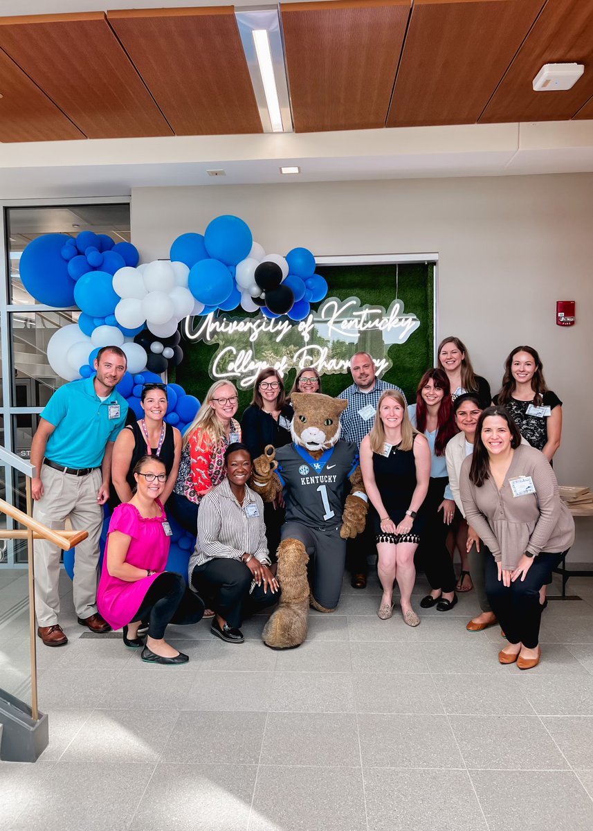 Several of our @UKPharmRes aRPDs and RPDs participated in the @ASHPOfficial Residency Program Design & Conduct Workshop today, hosted by our neighbors across the street, the @UK_COP! 😼 Even @The_Wildcat wasn’t going to miss it!