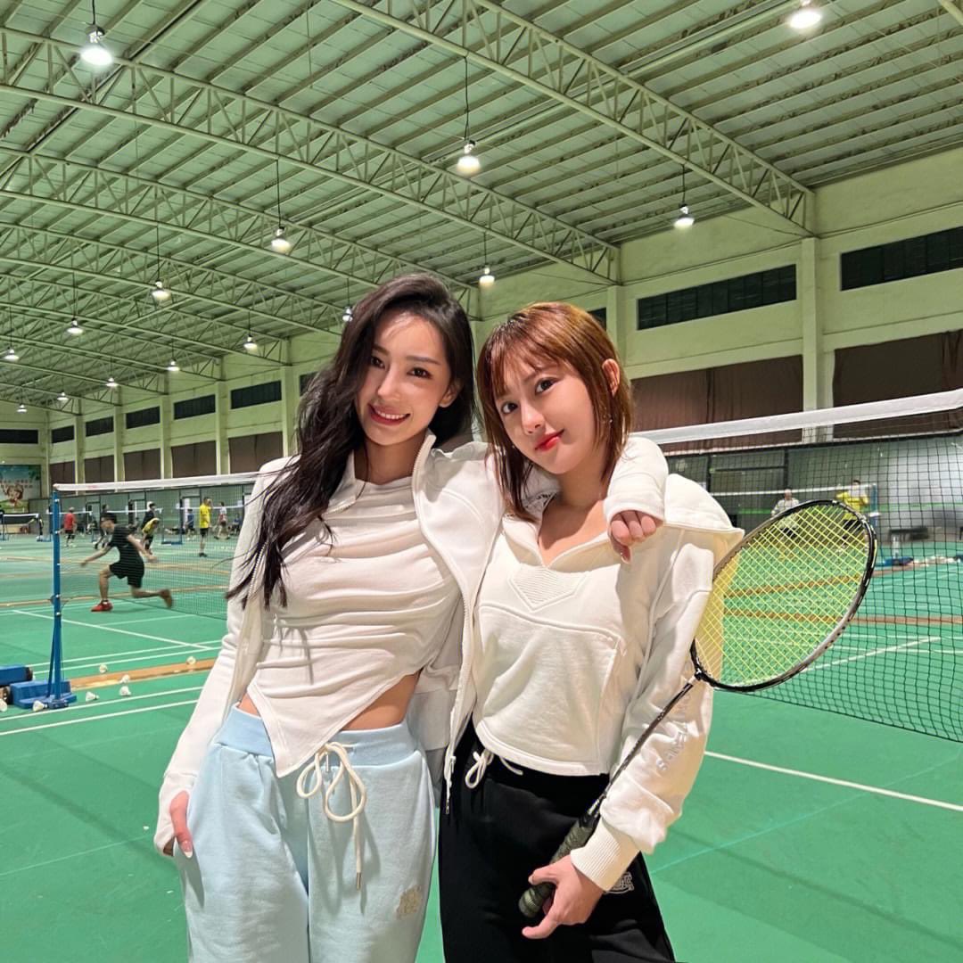 TW_Beast_TW's tweet photo. @tracker5160yyy Someone faked by using your photo, but she also has this photo which you didn’t post, I was just wondering how did the faker got this photo of yours? https://t.co/oggpUl6EnI