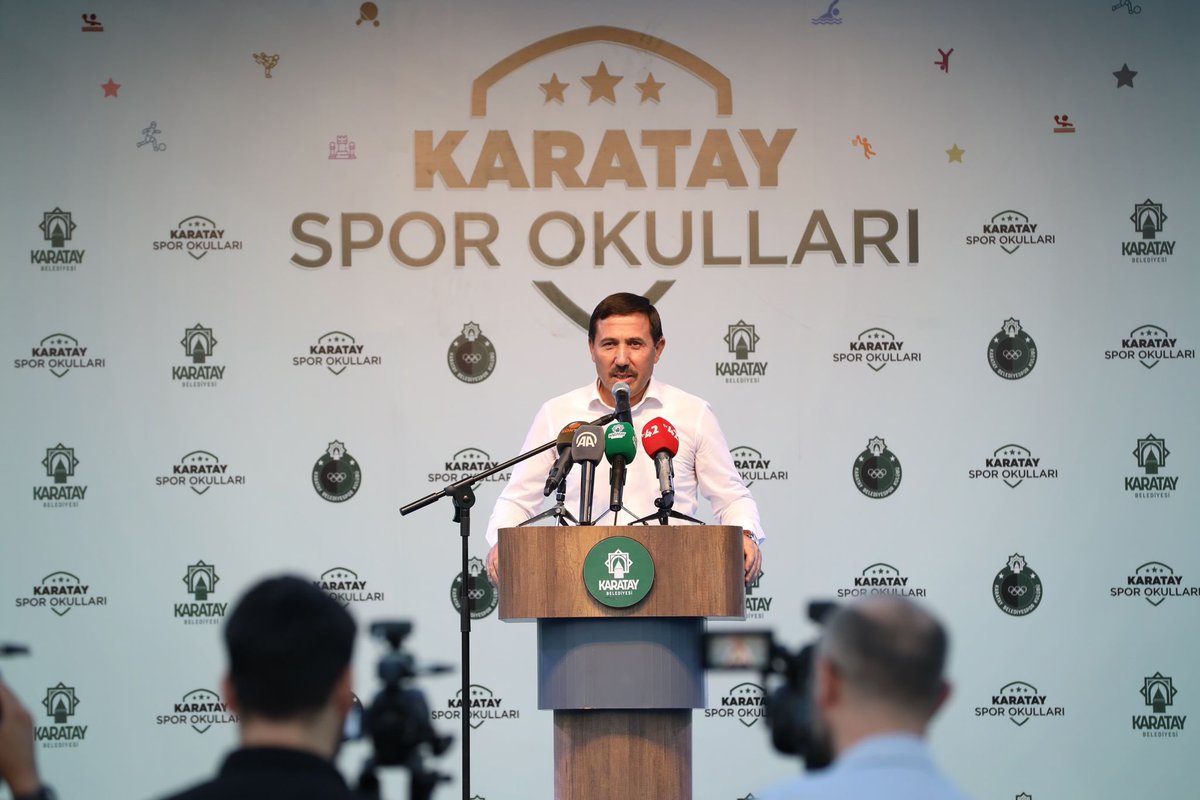 hkilca's tweet photo. 12 branş, 11 tesis, 4 bin sporcu. 

2023 Yılı Karatay Yaz Spor Okulları’mızın kapanış programını büyük katılımla gerçekleştirdik. 

Sporcularımızı, ailelerini ve antrenörlerimizi tebrik ediyorum. 

Sporda #BirBaşkaKaratay https://t.co/n5xbWMNUQi