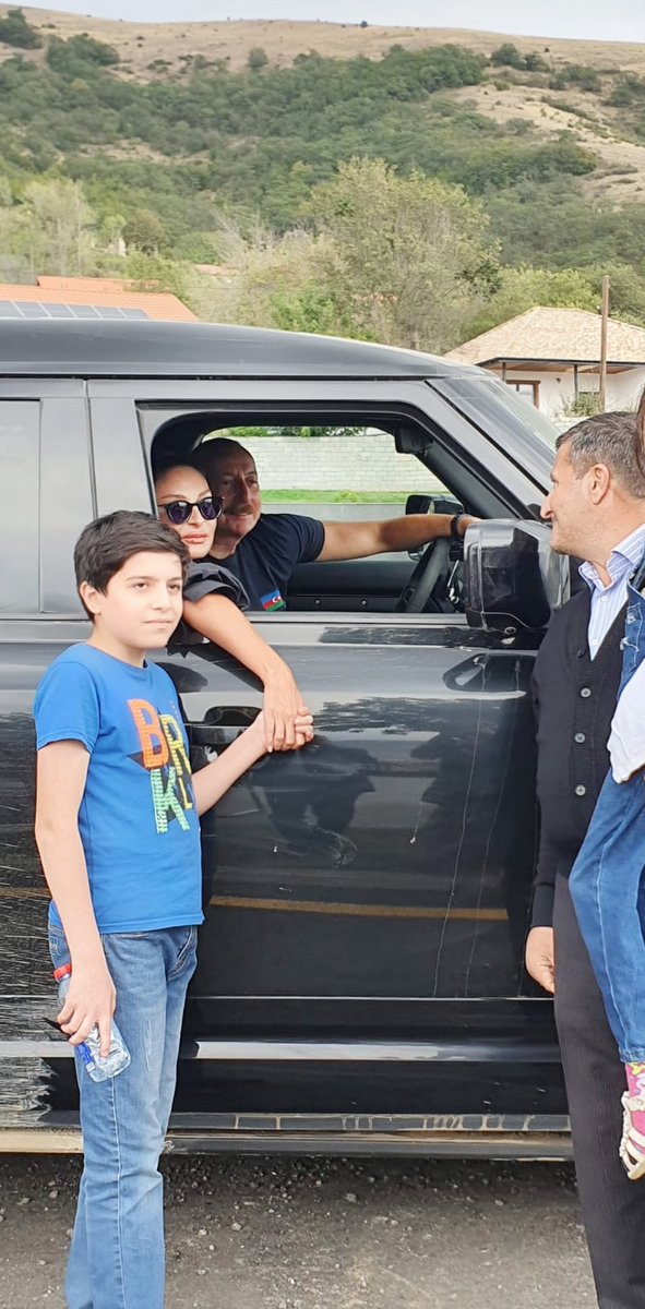1VicePresident's tweet photo. ✔Azərbaycan Respublikasının Prezidenti İlham Əliyev və birinci xanım Mehriban Əliyeva Laçın rayon 2 nömrəli tam orta məktəbin əsaslı təmirdən sonra açılışında iştirak ediblər.
Dövlətimizin başçısı və birinci xanım əvvəlcə Laçından olan sakinlərlə görüşüb qısa söhbət etdilər.
✔President of the Republic of Azerbaijan Ilham Aliyev and First Lady Mehriban Aliyeva have attended the inauguration of the Lachin district secondary school No.2 after major overhaul.
The head of state and the First Lady first met with the residents of Lachin and had a brief conversation with them.

https://t.co/mB7G4sf8D8
