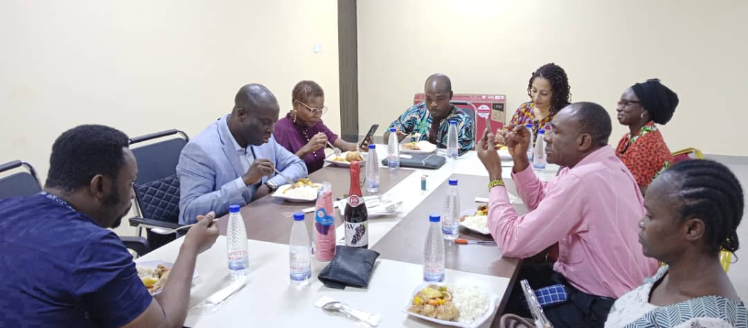 hannah_omunakwe's tweet photo. The best #Team I serve with in @RSUTH_PH is the #IPC #InfectionPreventionControl team. Today was #business #networking #lunch 😀. Thanks #DCMD @al_bunks for great supervision, @ibinabooboro for #leadership @okuku_mary for always being hands-on. https://t.co/oisOUA0NF3