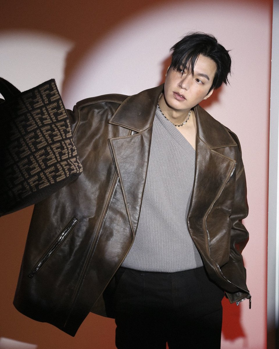 사진으로 보니 너무 귀엽고 존경스러워요🇱🇷🇰🇷🇩🇴🥰😍🥰😍🇰🇷🥰😍🥰😍만나고 싶은 배우🥰😍