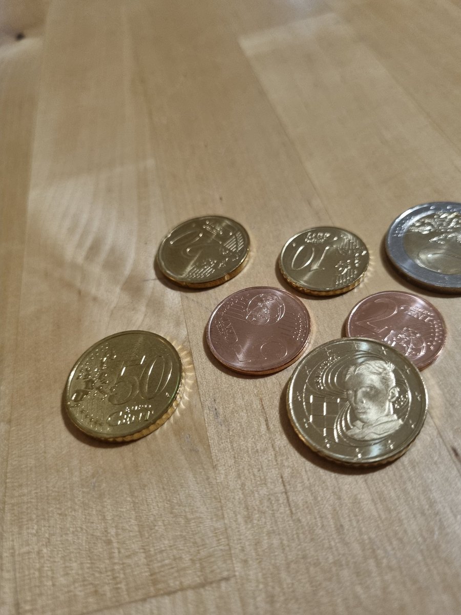 fine209's tweet photo. Just received with the change:
My first Euro coin from Croatia. Beautiful.
#euro #eurozone #croatia #hravatska #NikolaTesla #Tesla https://t.co/RHgbgFztP5