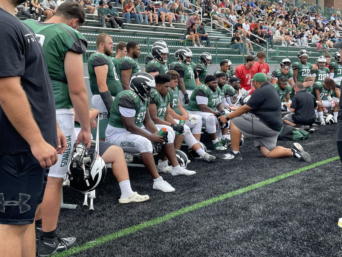 MSCMustangs's tweet photo. Beautiful fall day for a scrimmage, don’t you say ‘Stangs?!? @MvilleMustangFB https://t.co/CnZX4HKaLJ