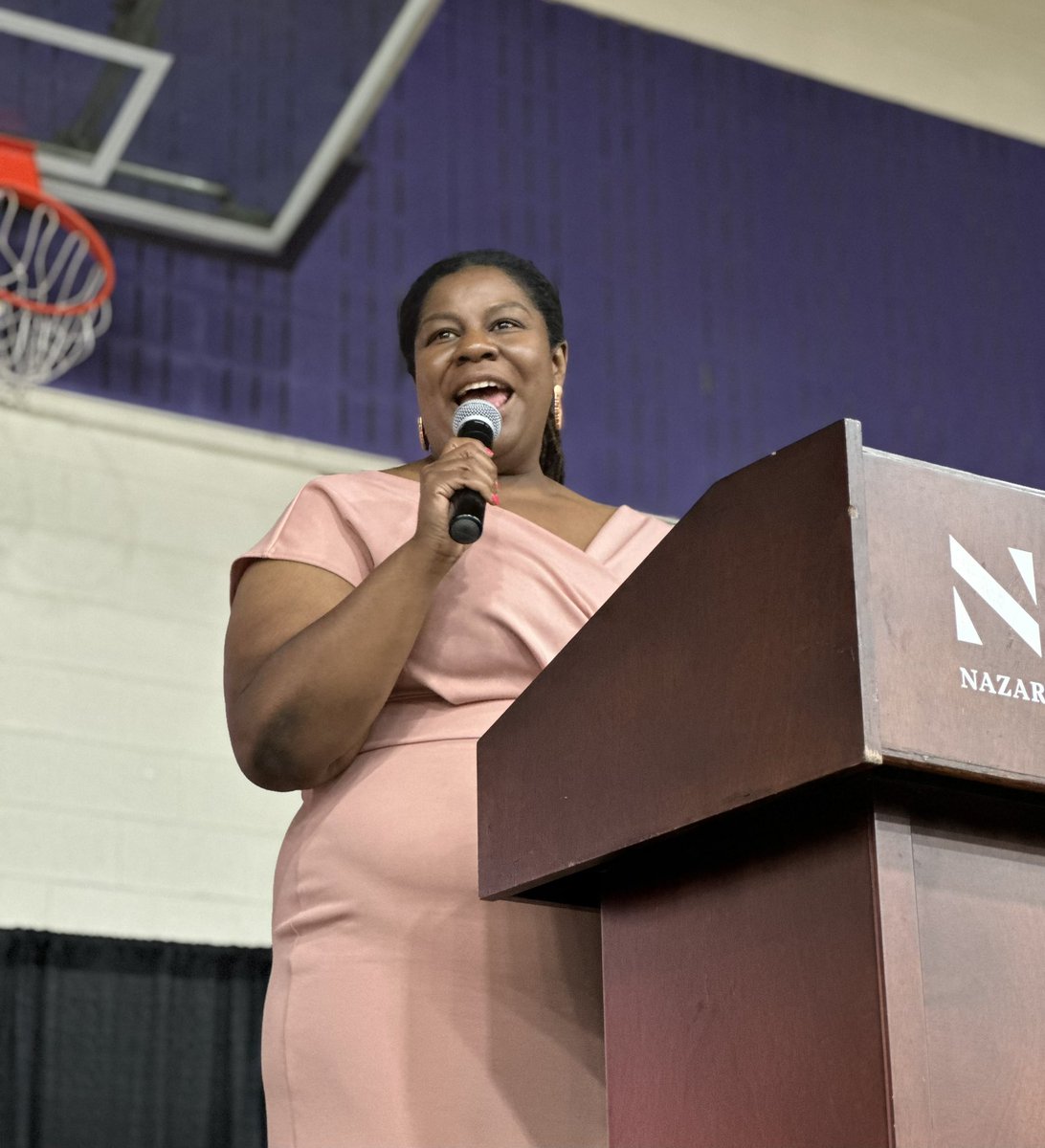 PeerForward's tweet image. Happy #ForwardThinker Friday! This week’s Forward Thinkers are our Coach Trainers Tamika Gordon, Omezie Omeokwe, and Ashlee Neal: the unsung heroes of PeerForward Workshop season! 

You can read more about the Coach Trainers in our latest blogpost: peerforward.org/thank-you-to-o…