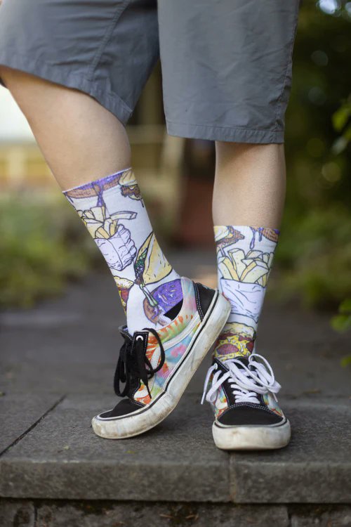 SockDreams's tweet photo. It's burger week!
Good thing these snacks socks are on sale.
https://t.co/gCJL7foVbx
#burgers #snacks #foodsocks https://t.co/BHEaP3xZZ6