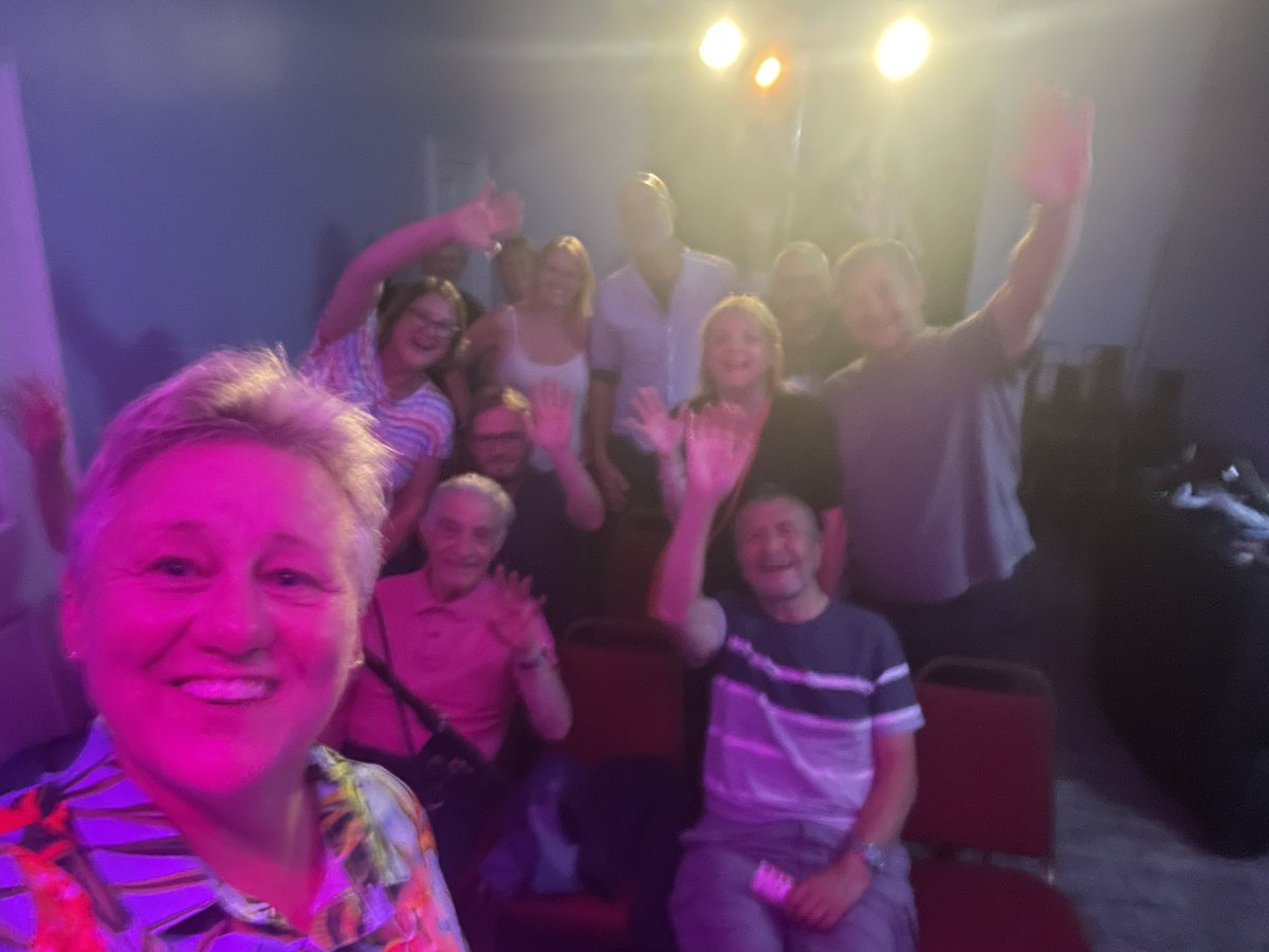 LOVED my Thursday night crowd…hearing aids and damp knickers. I’ll say no more…

#showselfie #edfringe #thestand #midlifeattheoasis 

thestand.co.uk/fringe/1620/la…