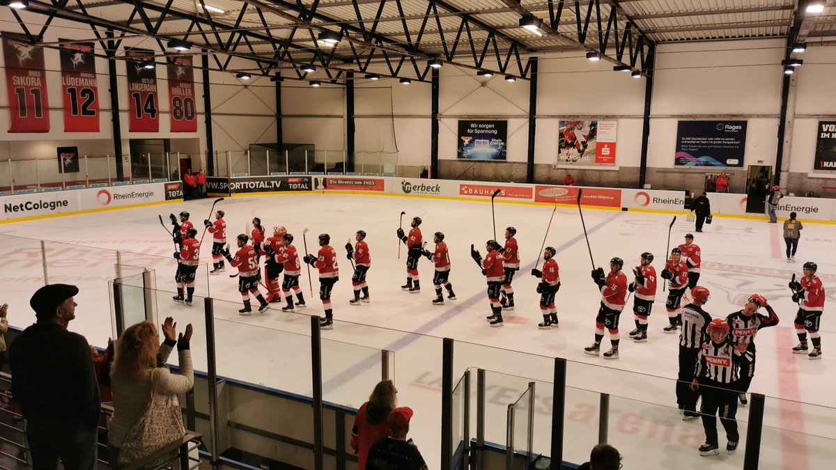 Koelner_Haie_72's tweet photo. Kölner Haie - SC Bern
Endstand: 4:2
(0:0)(1:2)(3:0)
#kecscb
Weiter geht es am Sonntag gegen die Löwen Frankfurt im Haie-Zentrum https://t.co/0BB64Q796f