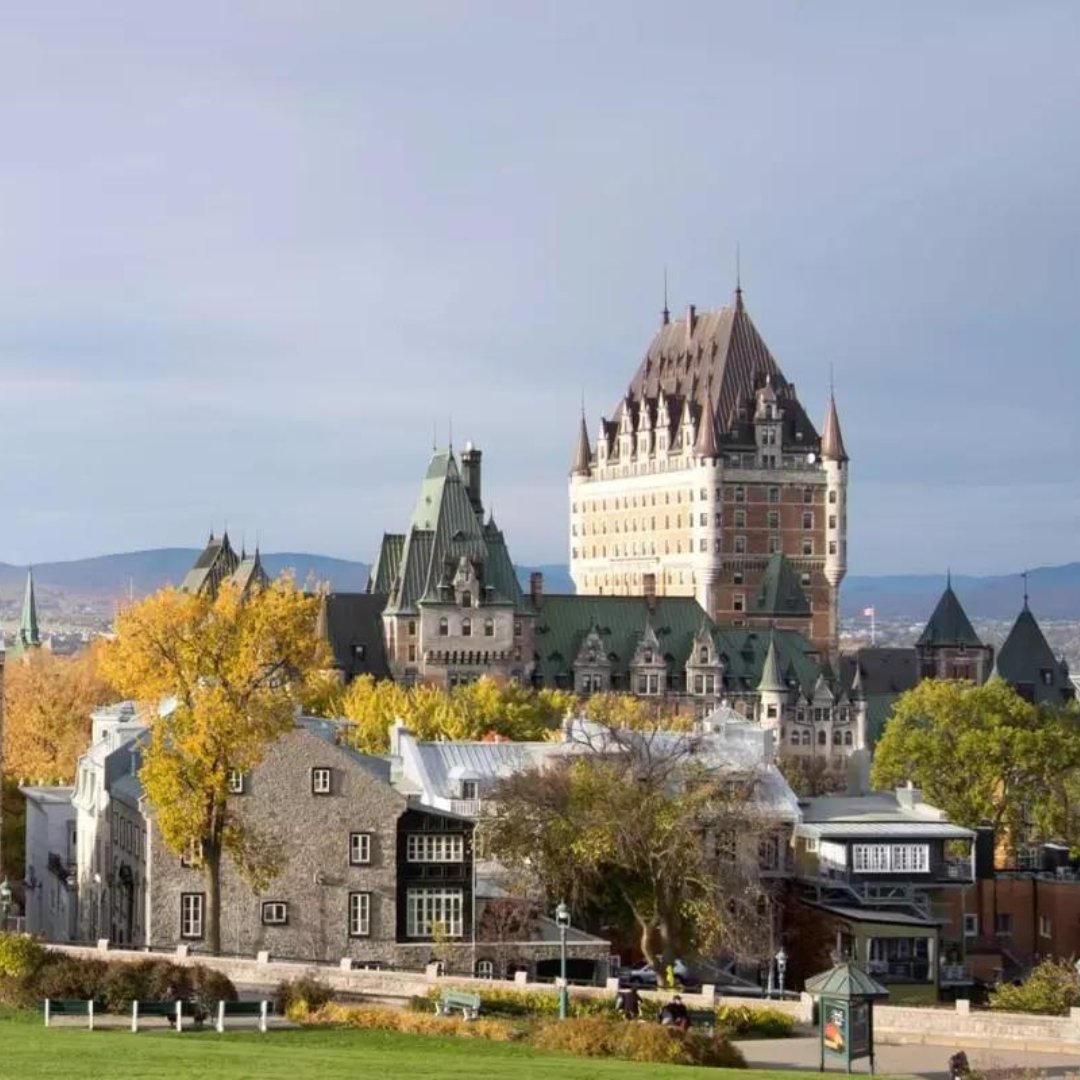 The month of September announces the arrival of fall and its beautiful colours 🍂. Here are our suggestions for activities and events to fully enjoy it. 🍎✨ #quebeccite
 
👉 bit.ly/ThingsToDoSept…