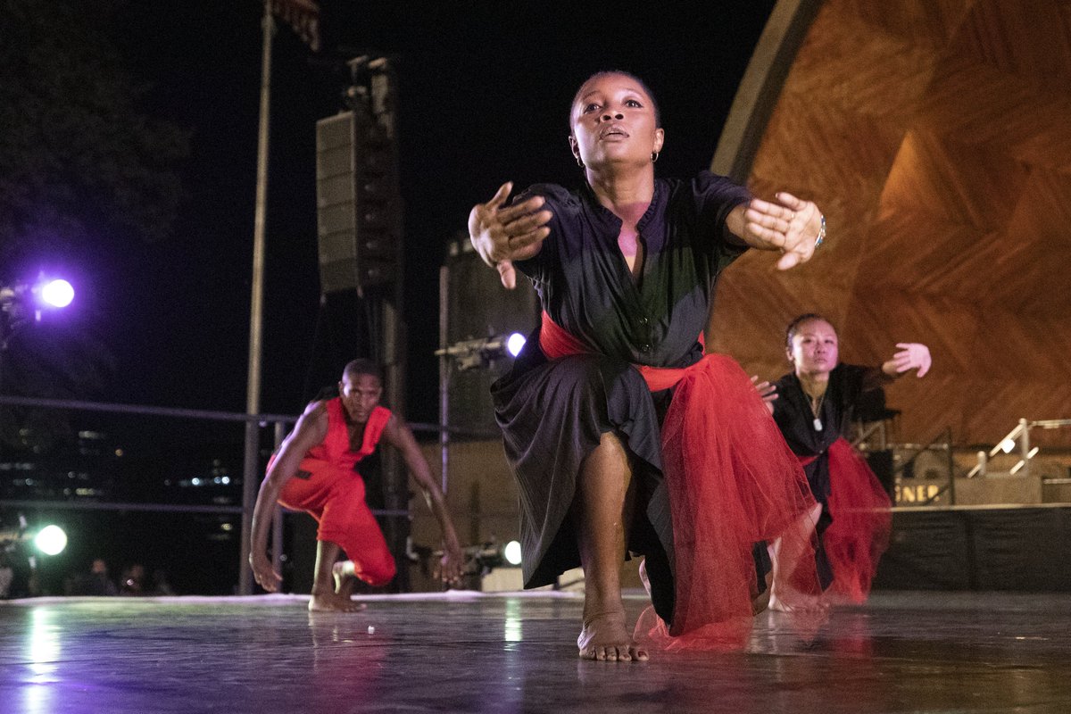 #ThrowbackThursday to last week's Hatch Shell Dance Night concert! Featuring a prelude concert from <a href="/BOStringAcademy/">BostonStringAcademy</a>, and our guest artists <a href="/JAEBostonHaiti/">JAExpressions</a>, Chyrstyn Mariah Fentroy, and <a href="/SayatNovaDance/">SayatNovaDanceCo</a> 🎶🙌 

Photo Credit📸: Michael Dwyer