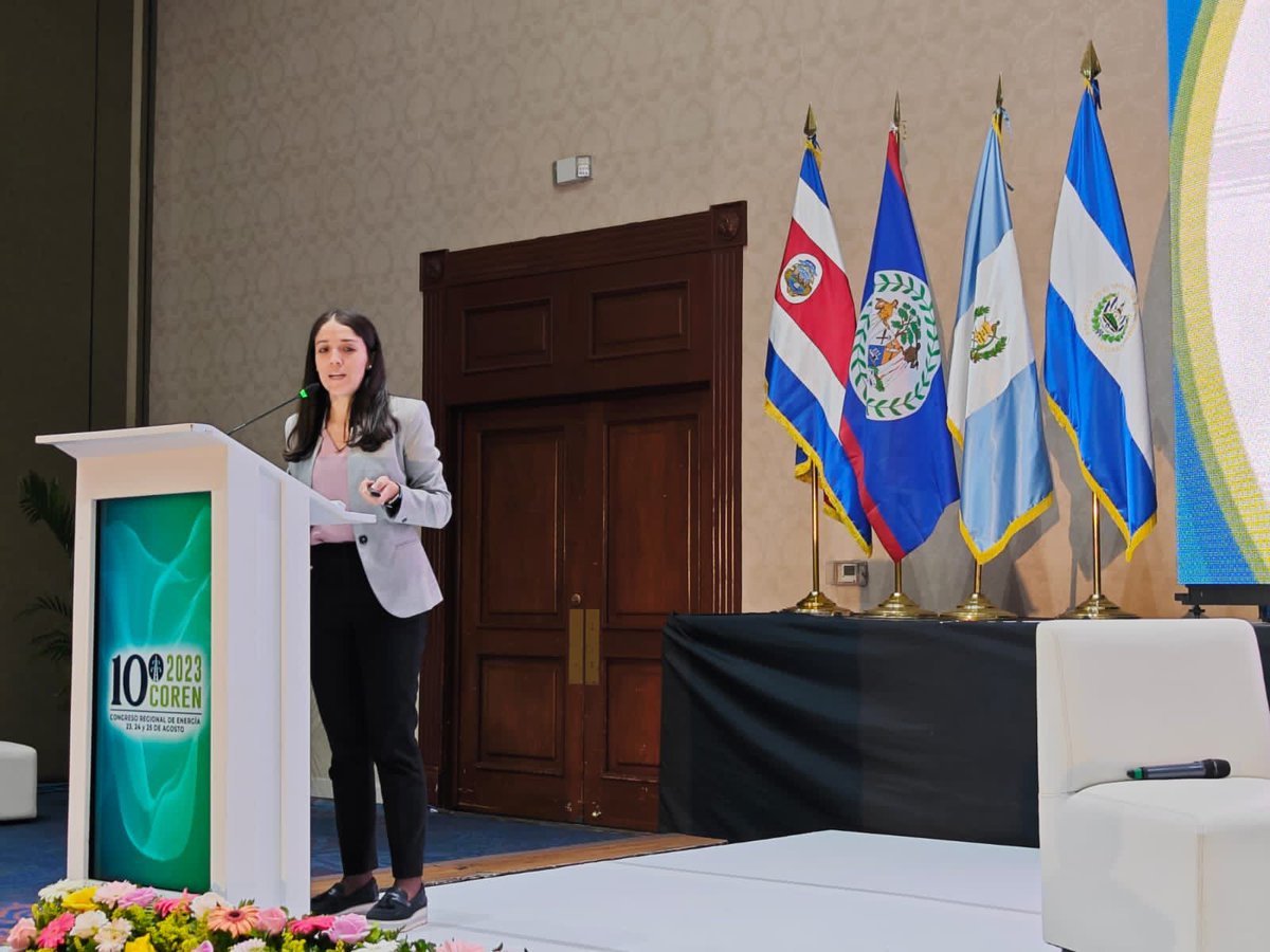 SICREEE_SICA's tweet photo. Tatiana Orellana, coordinadora de la UCE-SICA y del #SICREEE, presenta en el #COREN2023 los principales logros y oportunidades del SICREEE, apoyado por @UNIDO @gnsec_net , destacando principalmente el fortalecimiento del centro con su trabajo desde el inicio de sus operaciones. https://t.co/Q8INYQqOCZ
