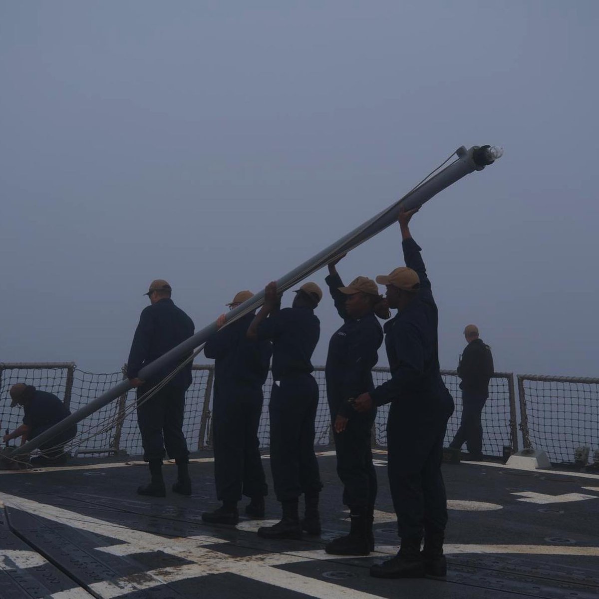 #AroundtheFleet USS Daniel Inouye (DDG 118) transits along the Southern California coastline! 
 @uspacificfleet @usnavy @USSDanielInouye #DDG118 #SoCal
facebook.com/DDG118