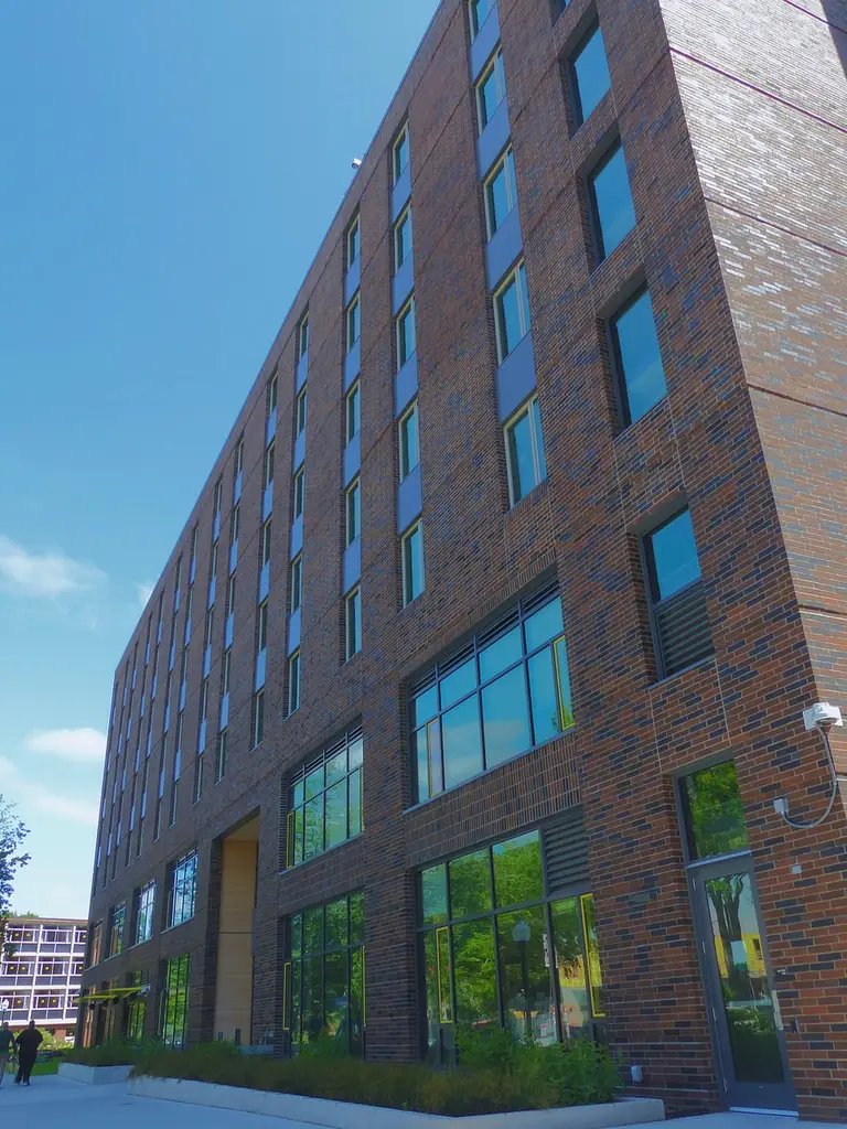 Flashback to Unthank Hall at the <a href="/uoregon/">University of Oregon</a>. This residence hall, showcases a beautiful towering exterior brick veneer, using nearly 136,000 #bricks. 🧱The detailed multi-colored brickwork makes this building stand out as one of the University’s most stunning and unique structures.