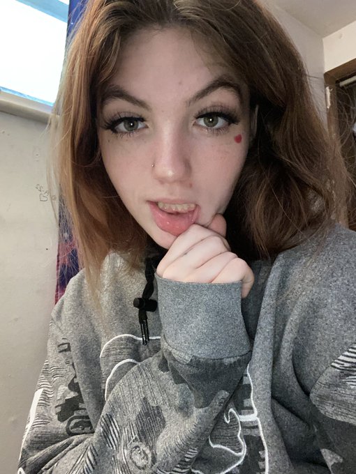 whose active ??  #sellingcontent #buyingcontent #nsfwtwt https://t.co/bh8dWuKJTl<a href="/tag/sellingcontent"class="tags">#sellingcontent</a><a href="/tag/buyingcontent"class="tags">#buyingcontent</a><a href="/tag/nsfwtwt"class="tags"><span>#nsfwtwt</span></a>