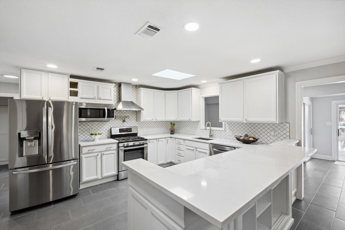 GeoDwell's tweet photo. JUST LISTED!! SPRAWLING COLLEYVILLE RANCH 
WITH SWIMMING POOL! 

508 Hillside Rd 
Colleyville, TX 76034

OPEN HOUSE this Sunday! 2-4pm

#GeoDwell #NewListing #Colleyville #DFWRealEstate https://t.co/nmnyHLFgtx