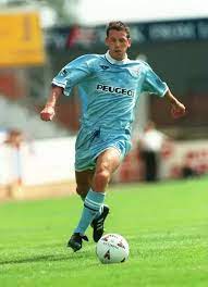robertmdaws's tweet photo. Defender #BrianBurrows ... after spells at #EFC and #bwfc , he joined @Coventry_City in 1985
* 1985 - 1997
* 477 appearances with 13 goals
* Player of the year 1989/1990
* Nickname 'Bugsy ' https://t.co/knprb1cJM7