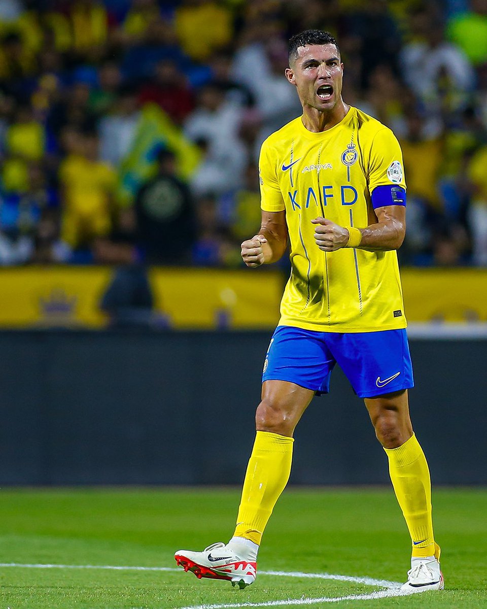 ElInmortal____'s tweet photo. Máximos goleadores en 2023:

🥇 Haaland, 30 goles
🥈 Cristiano Ronaldo, 28 goles
🥉 Mbappé, 25 goles

Cristiano Ronaldo con 38 años y en el podio de máximos goleadores del año.

No es un jugador generacional. Es un jugador bigeneracional.

La CABRA🐐. https://t.co/w6oPV9hIGJ