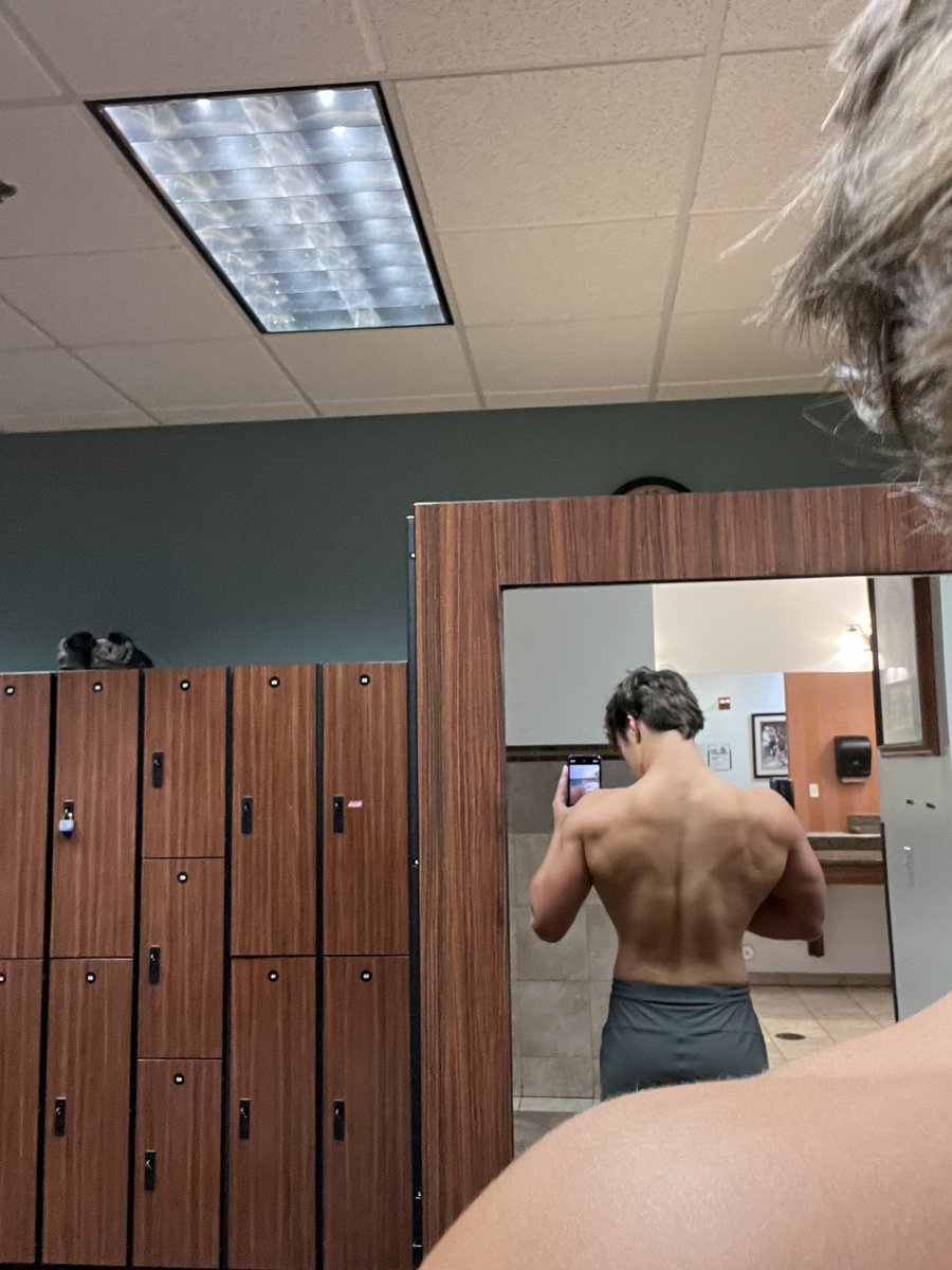 TheWalkingTuss's tweet image. Nothing better than a nice back pump! #workoutmotivation #getinthere #gym #gymlife