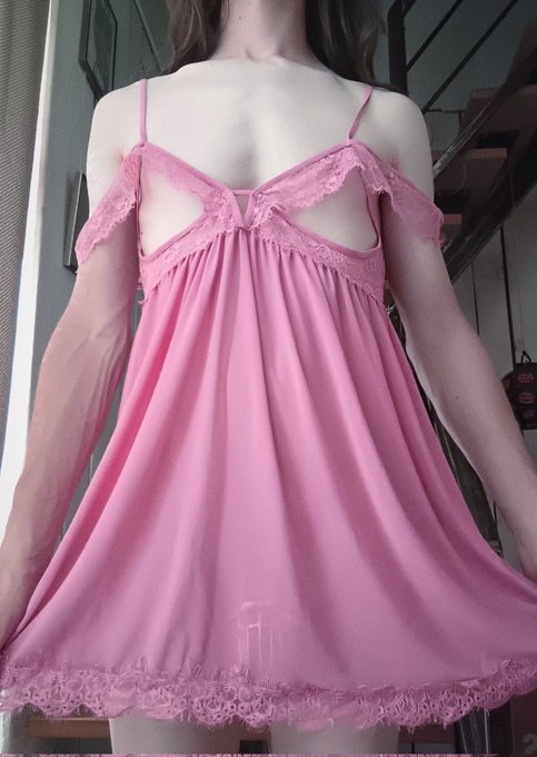 Full pink today 🩷 https://t.co/7Oxrt1DyDB